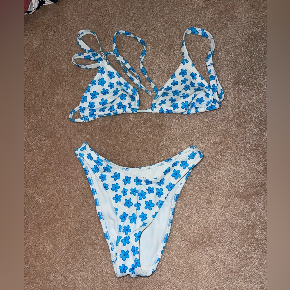 L.A. hearts blue and white floral bikini. Top medium. Bottoms xxs
